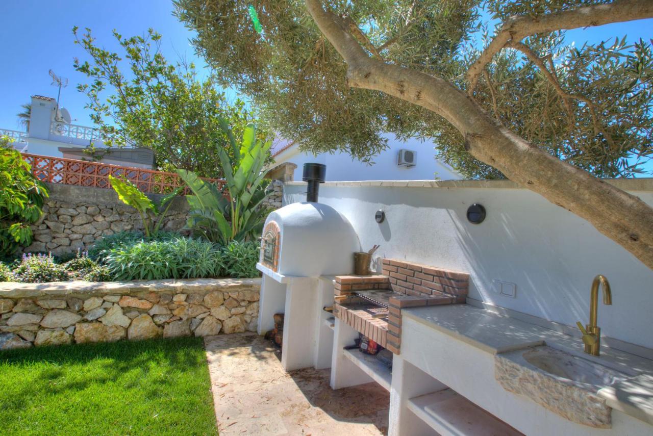 Villa Mas Tranquila - A Stylish Villa With Pool 150 M From The Beach Conil De La Frontera Eksteriør billede