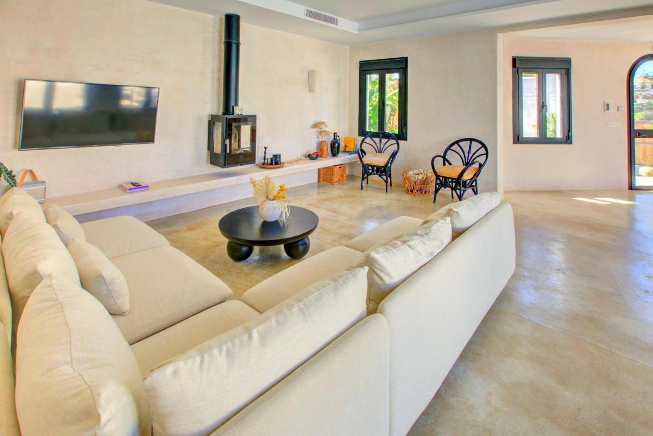 Villa Mas Tranquila - A Stylish Villa With Pool 150 M From The Beach Conil De La Frontera Eksteriør billede