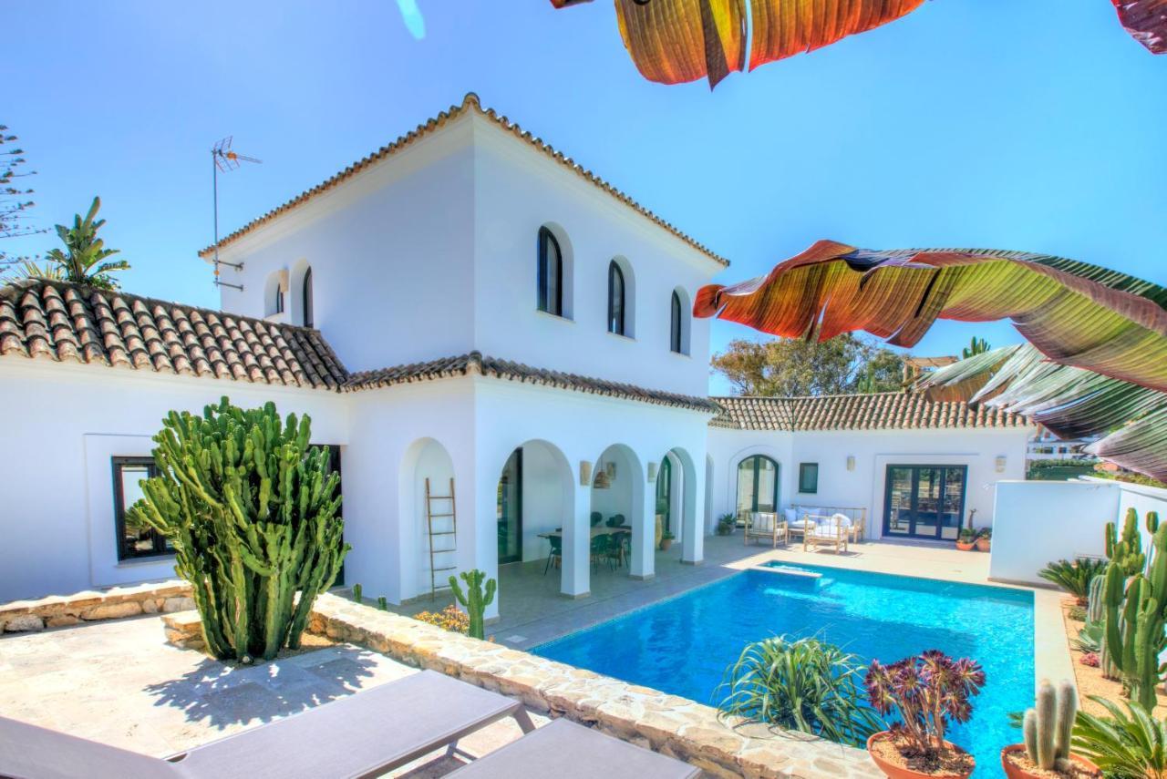 Villa Mas Tranquila - A Stylish Villa With Pool 150 M From The Beach Conil De La Frontera Eksteriør billede